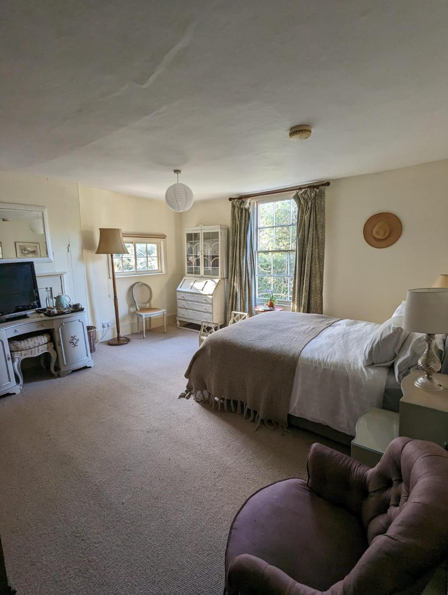 Old Manor House Bed & Breakfast เชพเพอร์ตัน ภายนอก รูปภาพ