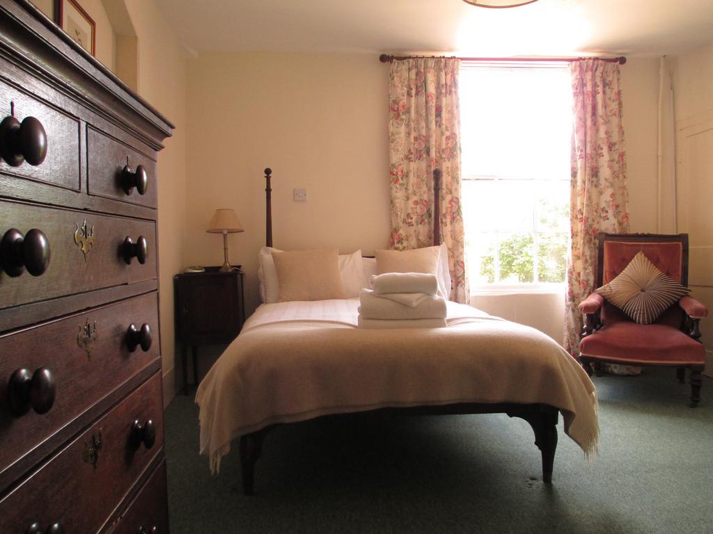 Old Manor House Bed & Breakfast เชพเพอร์ตัน ห้อง รูปภาพ