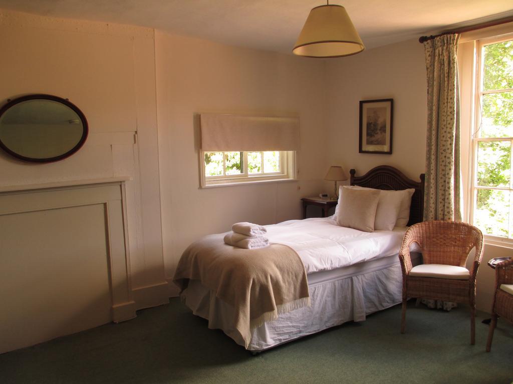 Old Manor House Bed & Breakfast เชพเพอร์ตัน ห้อง รูปภาพ