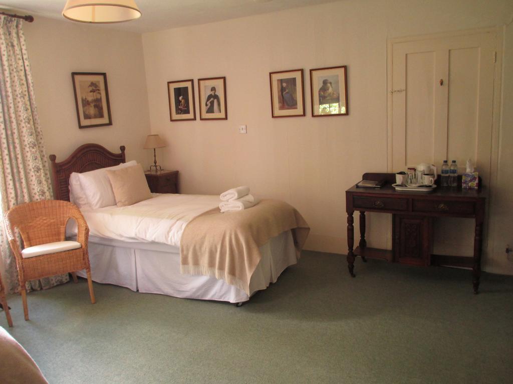 Old Manor House Bed & Breakfast เชพเพอร์ตัน ห้อง รูปภาพ
