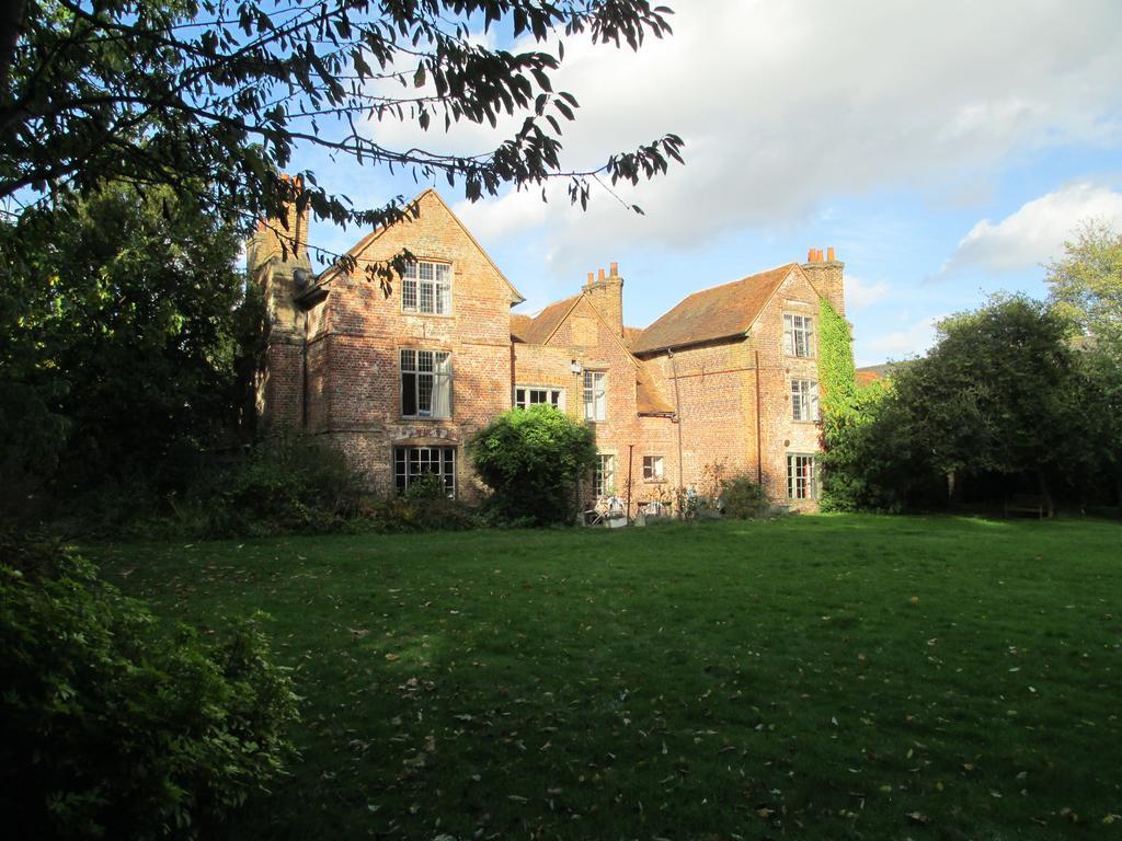 Old Manor House Bed & Breakfast เชพเพอร์ตัน ภายนอก รูปภาพ