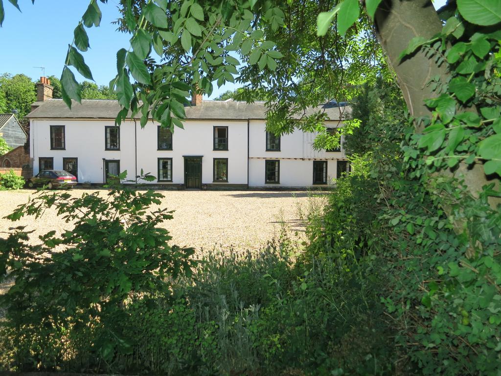 Old Manor House Bed & Breakfast เชพเพอร์ตัน ภายนอก รูปภาพ