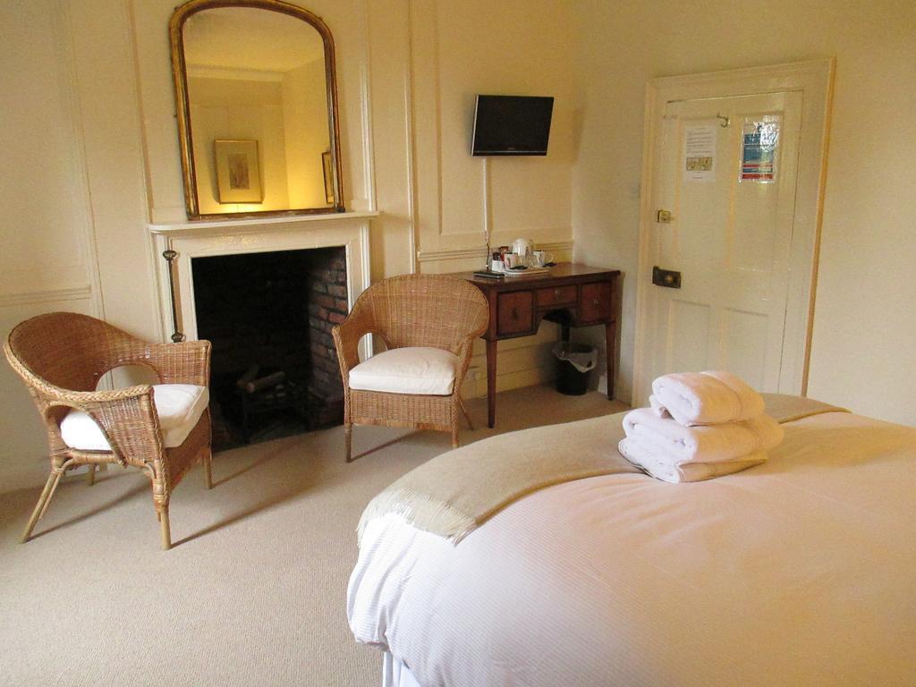 Old Manor House Bed & Breakfast เชพเพอร์ตัน ห้อง รูปภาพ