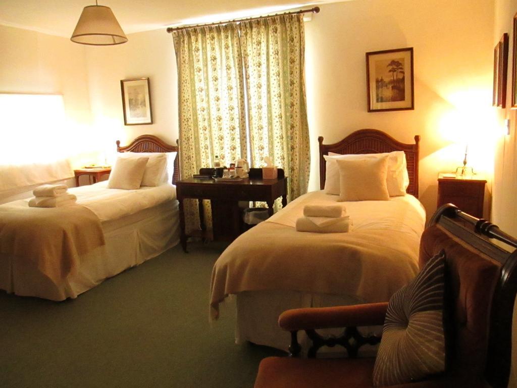 Old Manor House Bed & Breakfast เชพเพอร์ตัน ภายนอก รูปภาพ