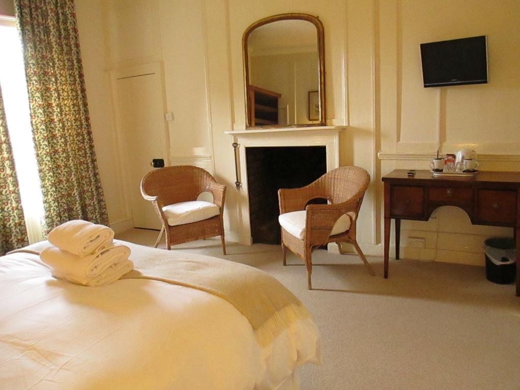 Old Manor House Bed & Breakfast เชพเพอร์ตัน ห้อง รูปภาพ