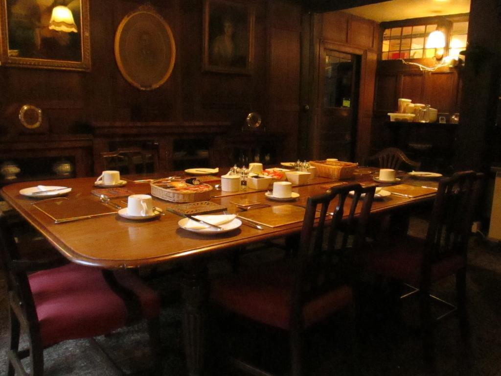 Old Manor House Bed & Breakfast เชพเพอร์ตัน ภายนอก รูปภาพ